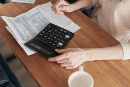 Qual a diferença entre limites de compra e limite de saque no cartão consignado?